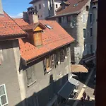 Perle Du Au Coeur De La Vieille Annecy
