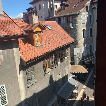 Perle Du Au Coeur De La Vieille Annecy